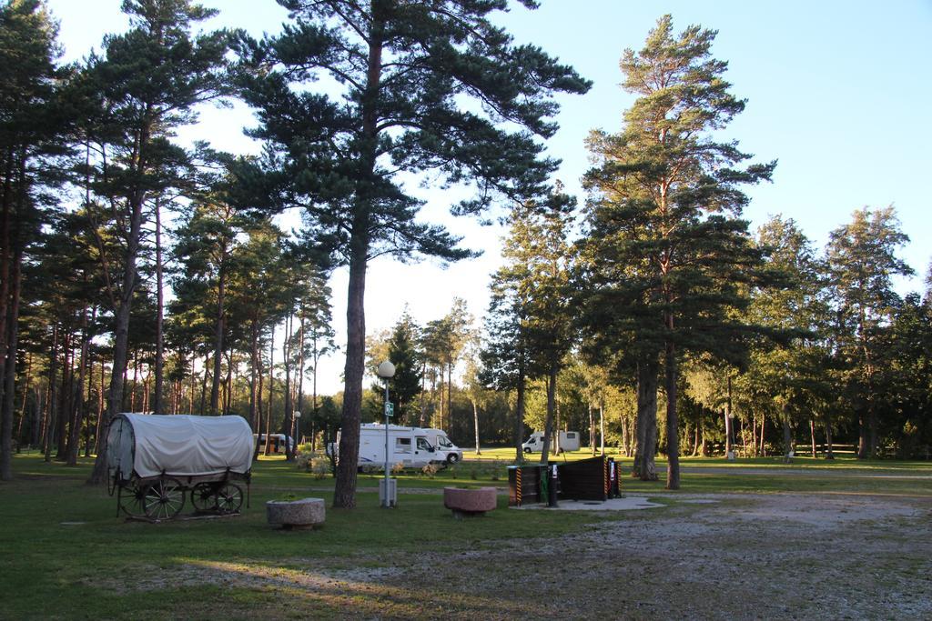 Tehumardi Camping Hotel Salme Exterior photo